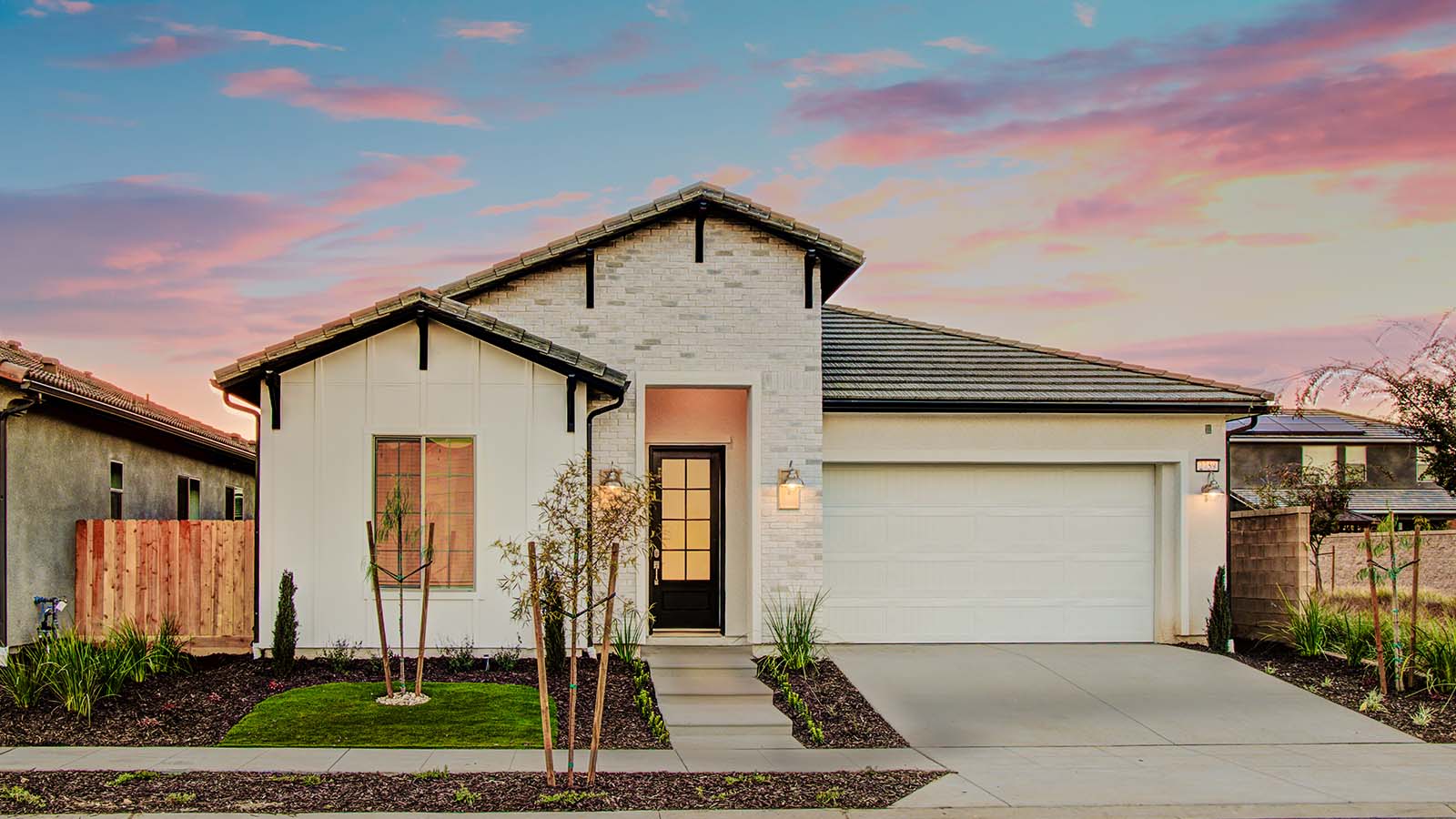 04_Annie_MF_right_1600x900