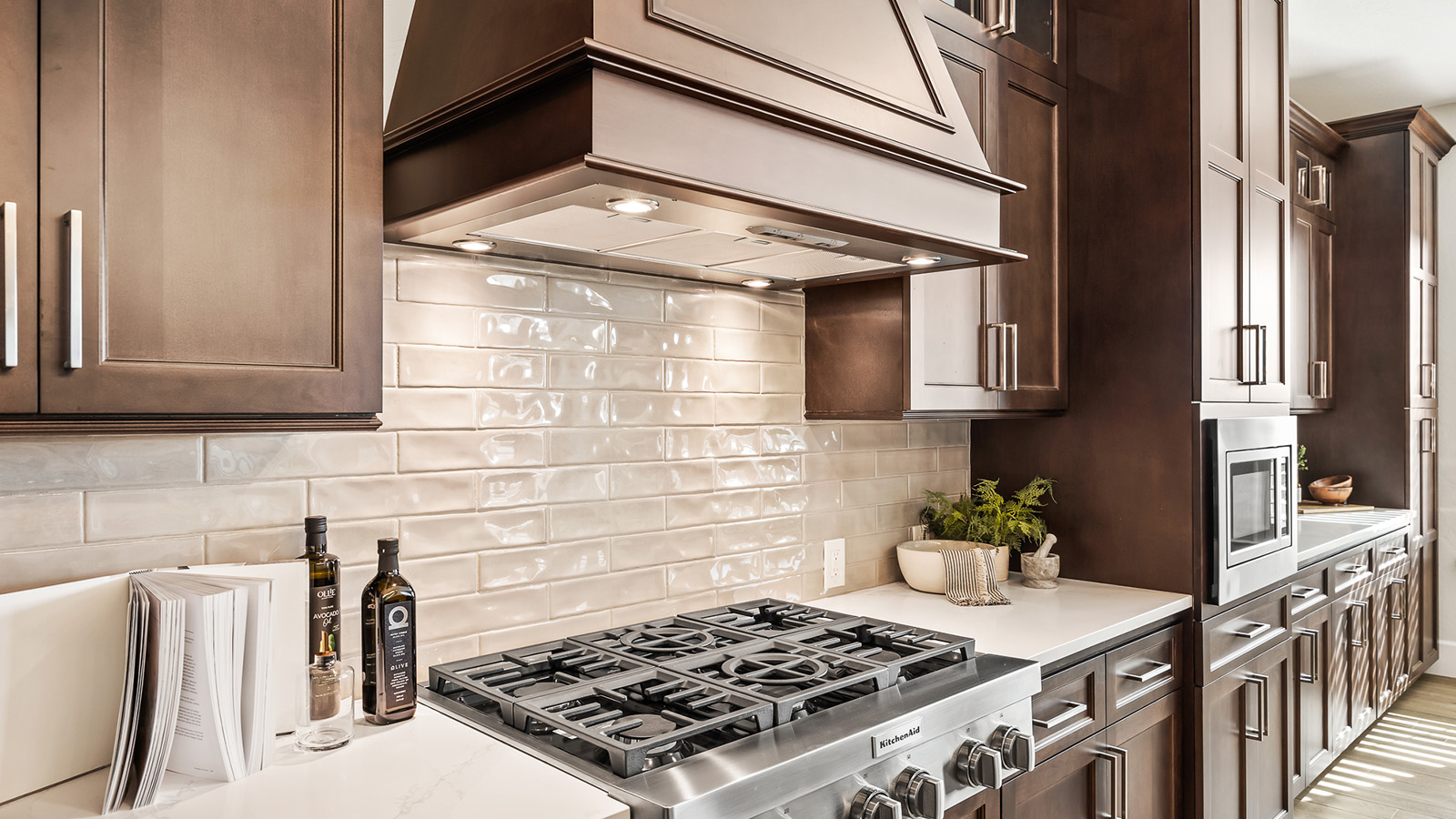 6389_lot40_kitchen06