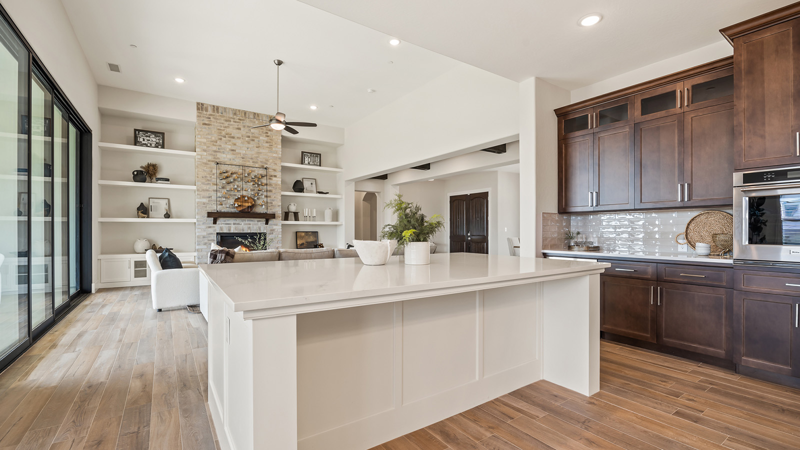 6389_lot40_kitchen04