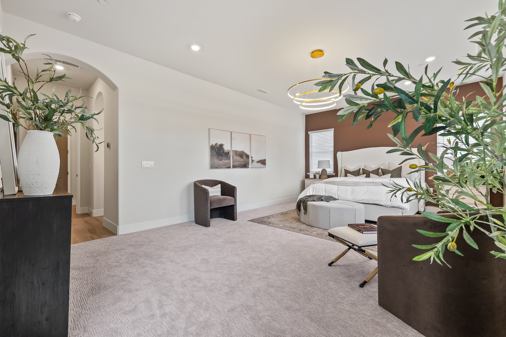 wide angle of owner's suite