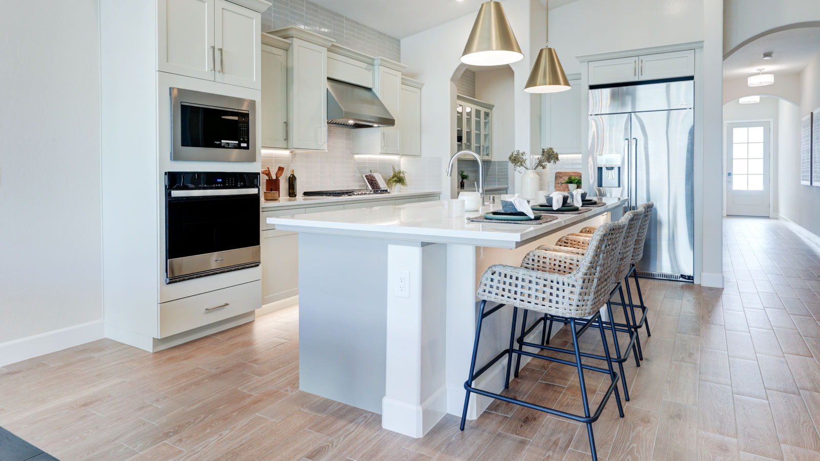 Kitchen with island and breakfast bar