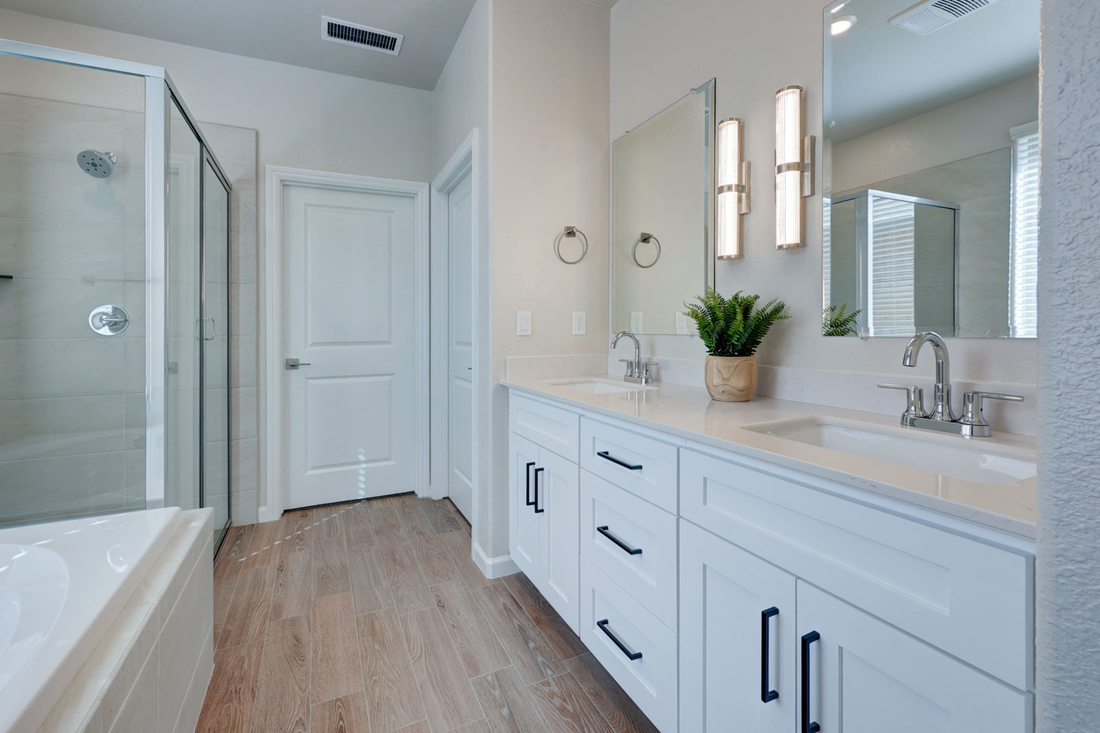 Vanity with double sinks and double mirrors