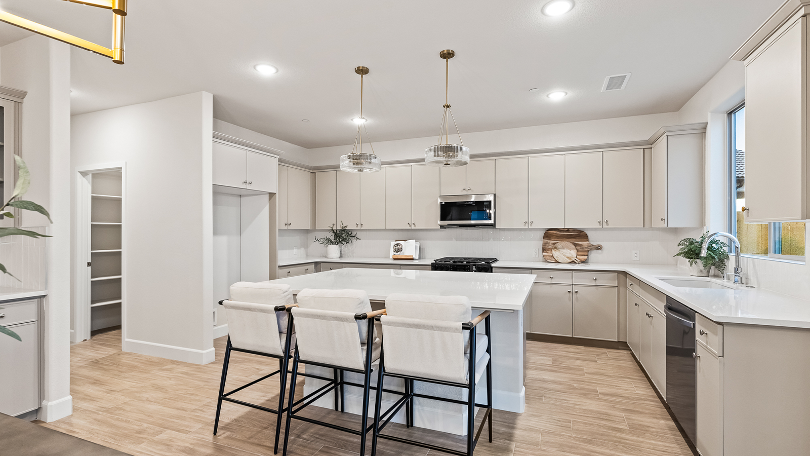 Kitchen Wide