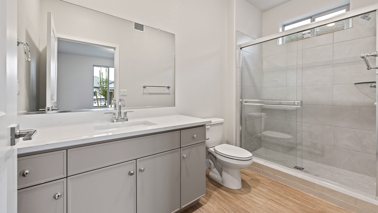 Wide angle of bathroom 3